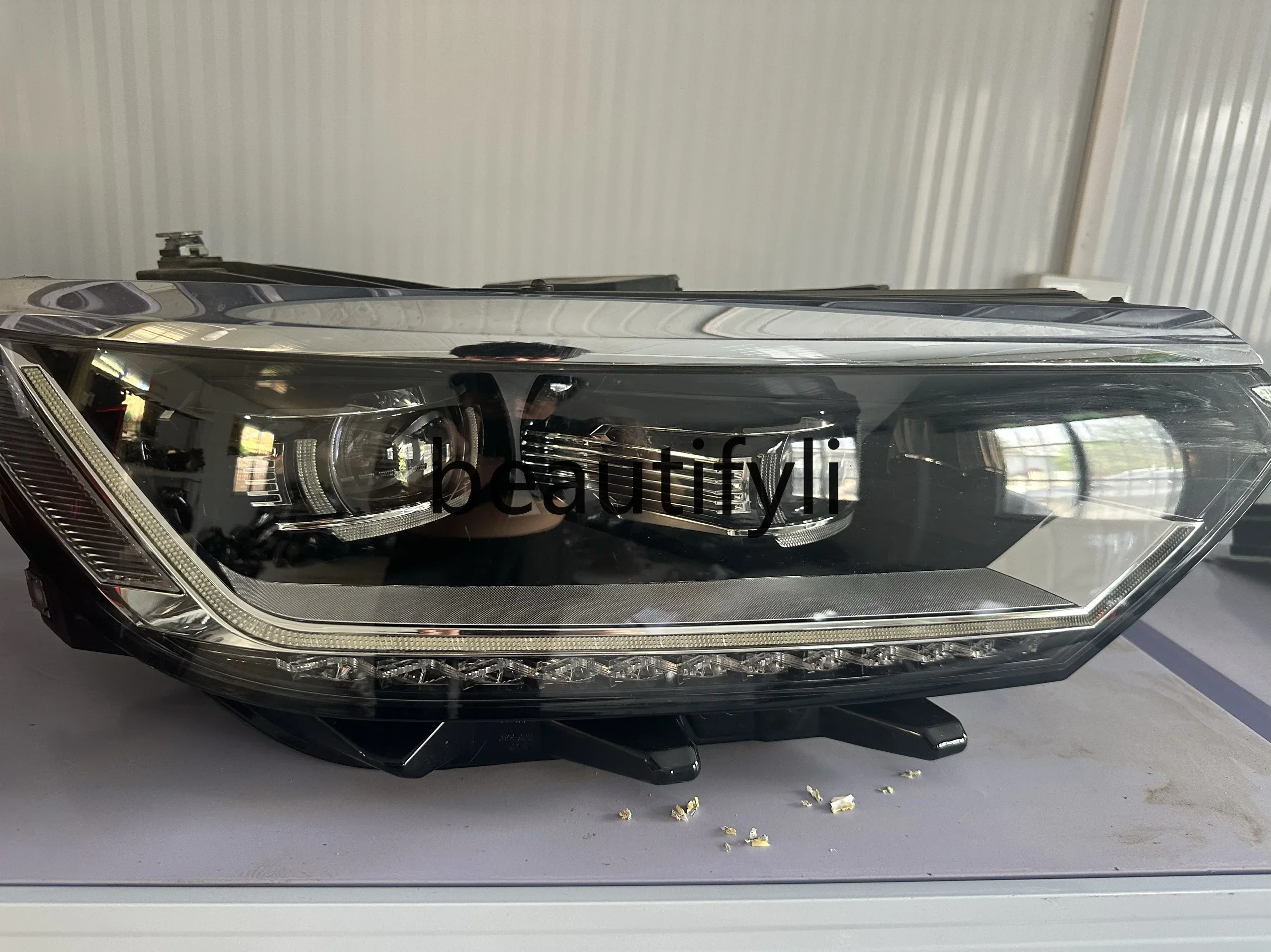 

lt6351 Premium Edition Upgrade Flagship Follow-up Headlight Halogen