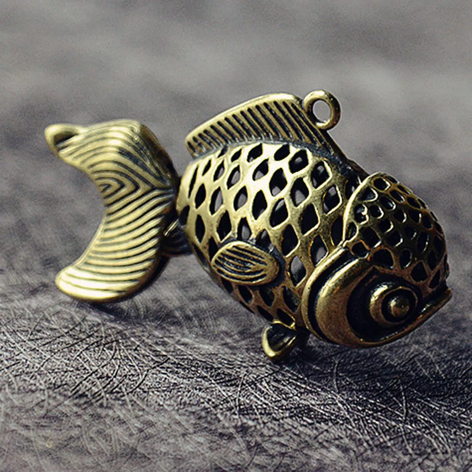 Carp Keychain Bag Pendant Animal Statue Fish Keychain Accessory for Gift Office Tea Lovers