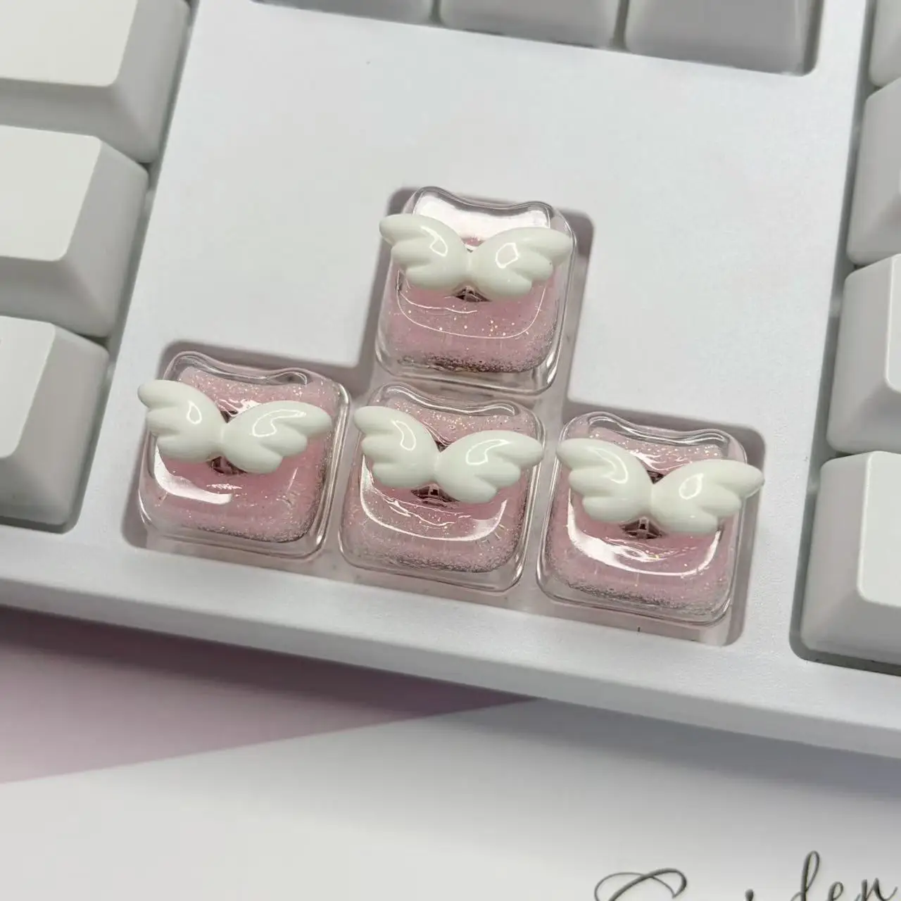 Mao High Wing Keycap - Adorable Pink Glow-in-the-Dark Cat Head Sparkle Transparent Mechanical Keyboard Keycap