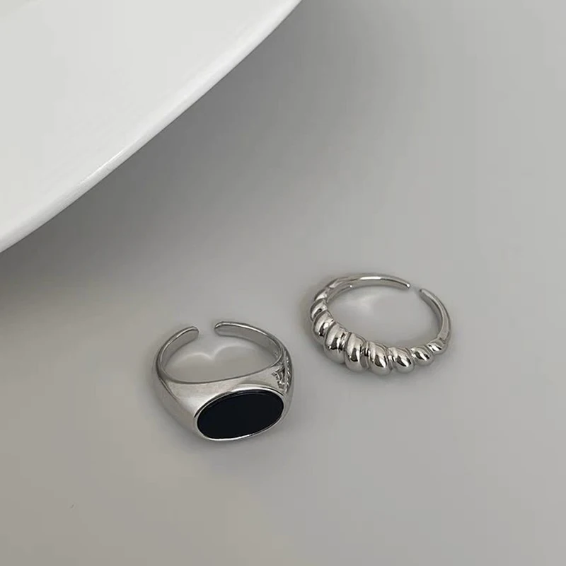 Vintage Black Metal Glossy Rings For Women Men Geometric Irregular Silver Color Finger Ring Wholesale Jewelry Accessories Gift