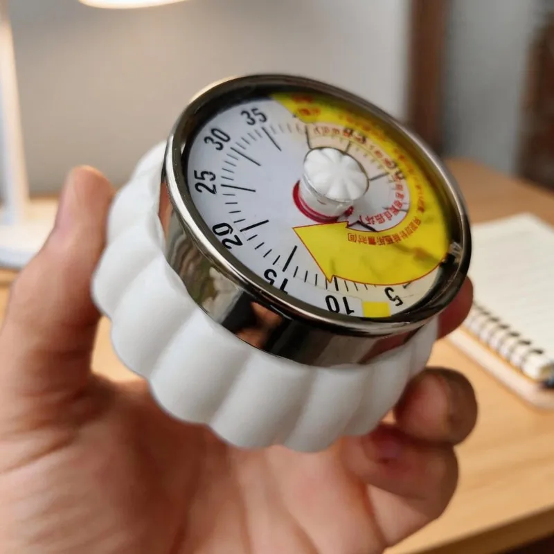 Picture 3: Kitchen Visual Countdown Baking Reminder with Magnetic Suction Mechanical Kitchen Gadget - Timer