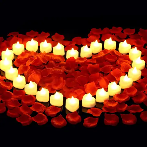 Confezione da 24/48 candele da tè a LED a forma di cuore con petali di rosa artificiali, decorazioni notturne romantiche per l'anniversario di matrimonio