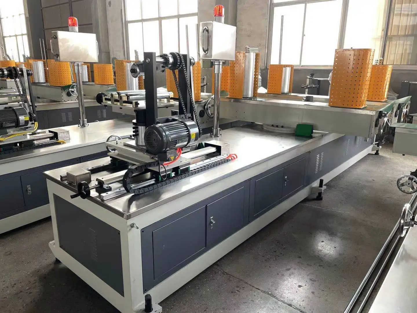 Tubi Nuclei Linea di produzione Macchine Prezzo Carta Cina Ristorante portatile Tubi di cartone Nuclei Avvolgimento Macchine per la formatura