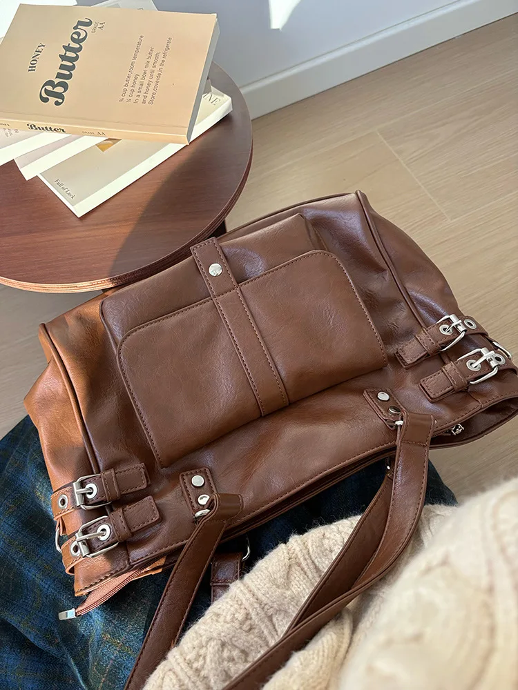 Rivet Women's Totes Large Capacity High Quality PU Leather Ladies Shoulder Messenger Bags Femme Commuting Ladies Big Handbag image 6