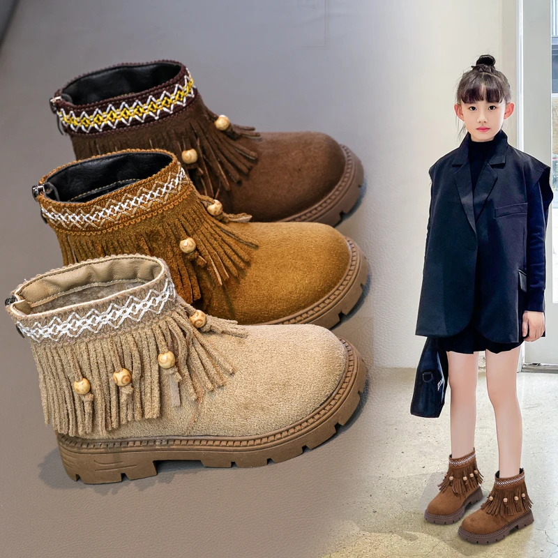 

Детские замшевые сапоги для девочек, новинка 2023 года, зимние детские сапоги на плюшевой подкладке с милыми кисточками, нескользящие вечерние сапоги в стиле ретро