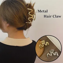 Korean Metal Geometric Hair Claw Barrettes Elegant Wave Hair Clip Crab Women Hollow Out Hairpin Headwear Girl Hair Accessories