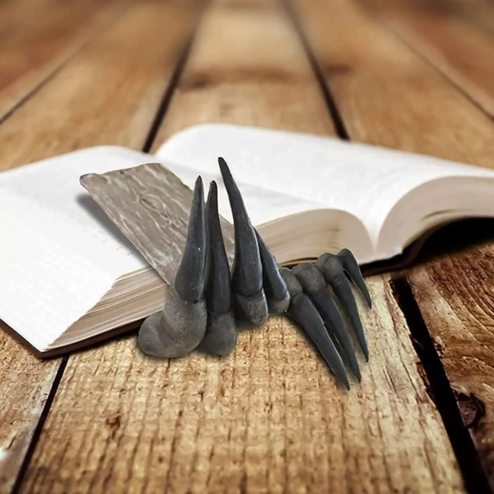 RR-Thriller Devil's Hand Bookmark,Vintage-Style Resin Bookmark Gifts Unique Funny Bookmark Thriller Halloween Bookmark Gift