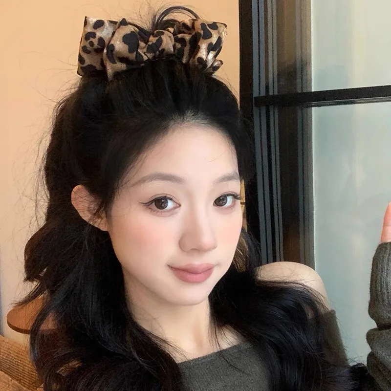 AWAYTR Korean Leopard Bow Grab Clip Ponytail Holder Sweet Hair Claw Hairgrip Elegant Soft Hair Clip for Girls Hairpin Headwear