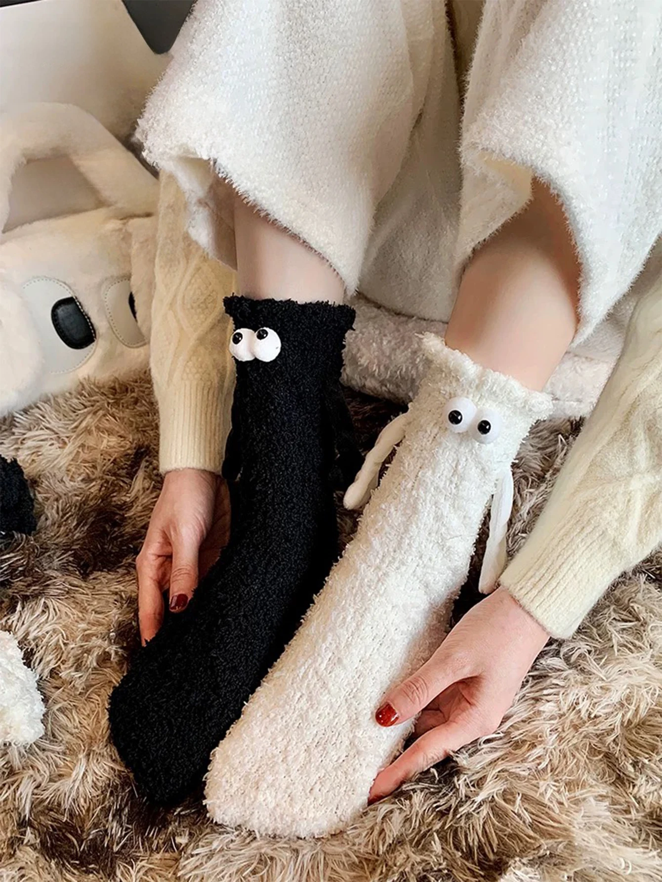 

2 Pairs Women's Thick Coral Fleece Socks (A/W): Fleece-lined, Couple-Style, Plush Warm Home Socks