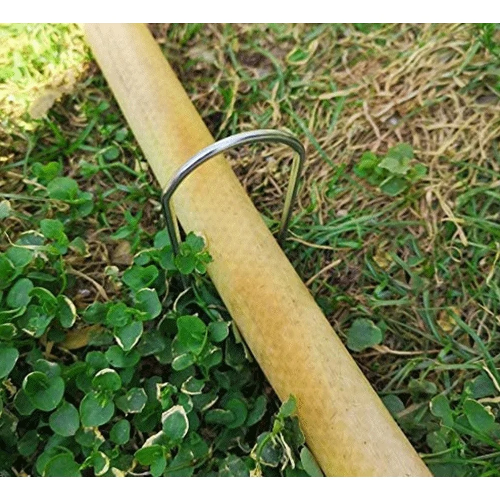 100pcs Iron U Shape Garden Stakes for Securing for Drip Irrigation Tubing Landscape Fabric Fencing and Artificial Turf in