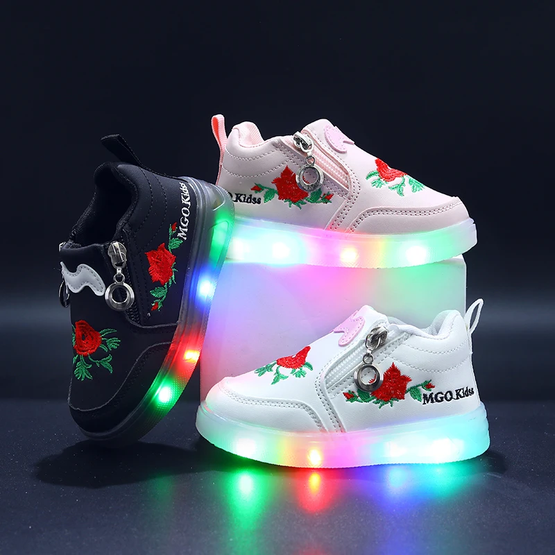 Mgo Kidss New Spring and Autumn Embroidered Light-Up Shoes for Children, Student Shoes, Mid-Top Children's Shoes, Princess Shoes, New Spring Model, Peony Embroidered Flashing Light Shoes, Suitable for Ages 1-6