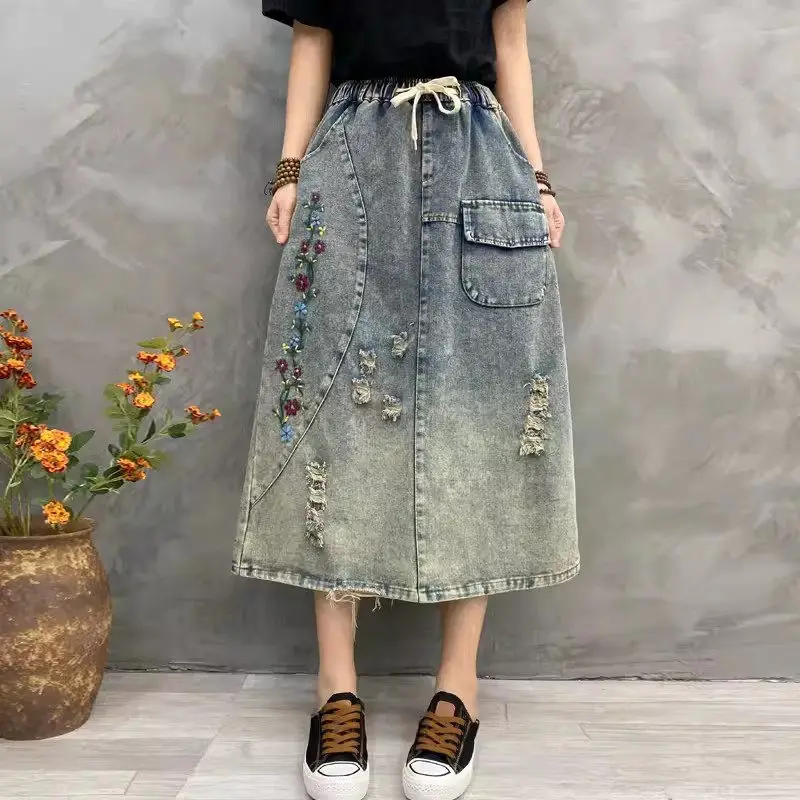 

Retro Embroidered Distressed Denim Skirt 2024 Summer Loose High Waisted Vintage Jeans Skirt For Women Faldas K197