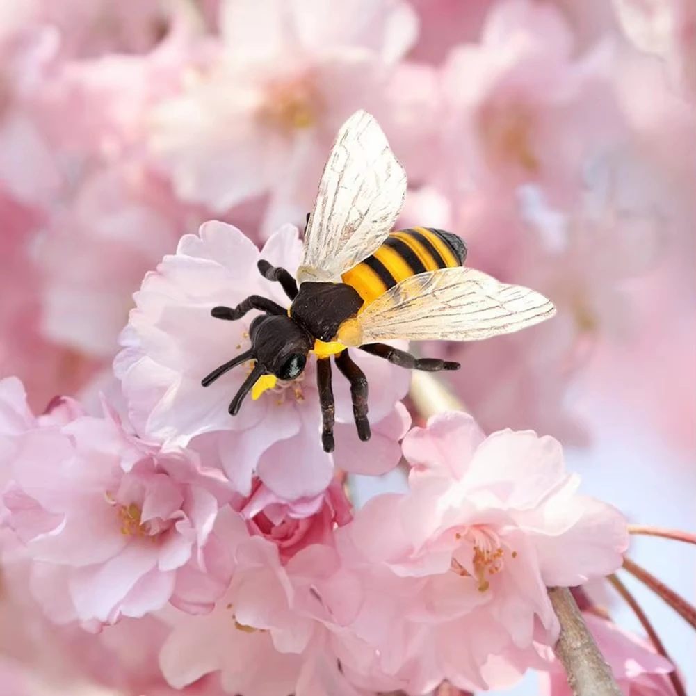 PVC Bee Model Clear Texture Realistic Miniature Simulation Honeybee Animal Sculpture Insect Action Figure Decor Collect Gift