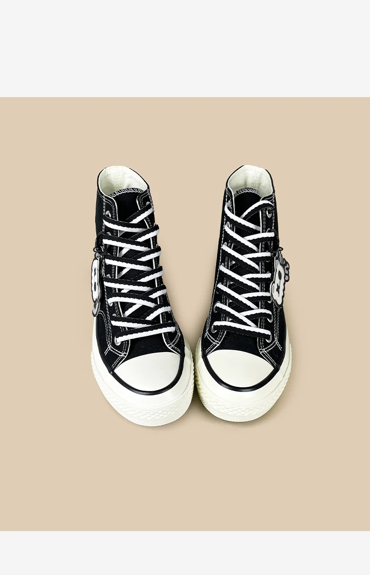 Amy und Michael Damen-Sneaker mit niedlichem Cartoon-Katzen-Charm, hohe Canvas-Schuhe, schwarze Schnür-Sneaker, Y2K Kawaii Mädchen-Freizeitschuhe – Detail 9