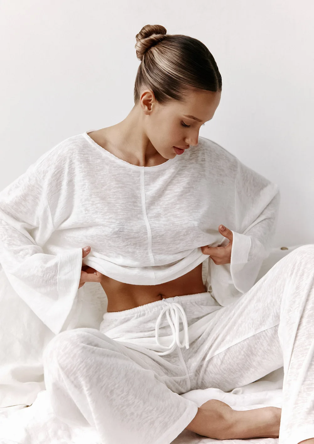 

Loose Pajamas Set Solid Color Comfortable Breathable Home Clothes Long-sleeved Crew Neck Top Drawstring Trousers Two-piece Set