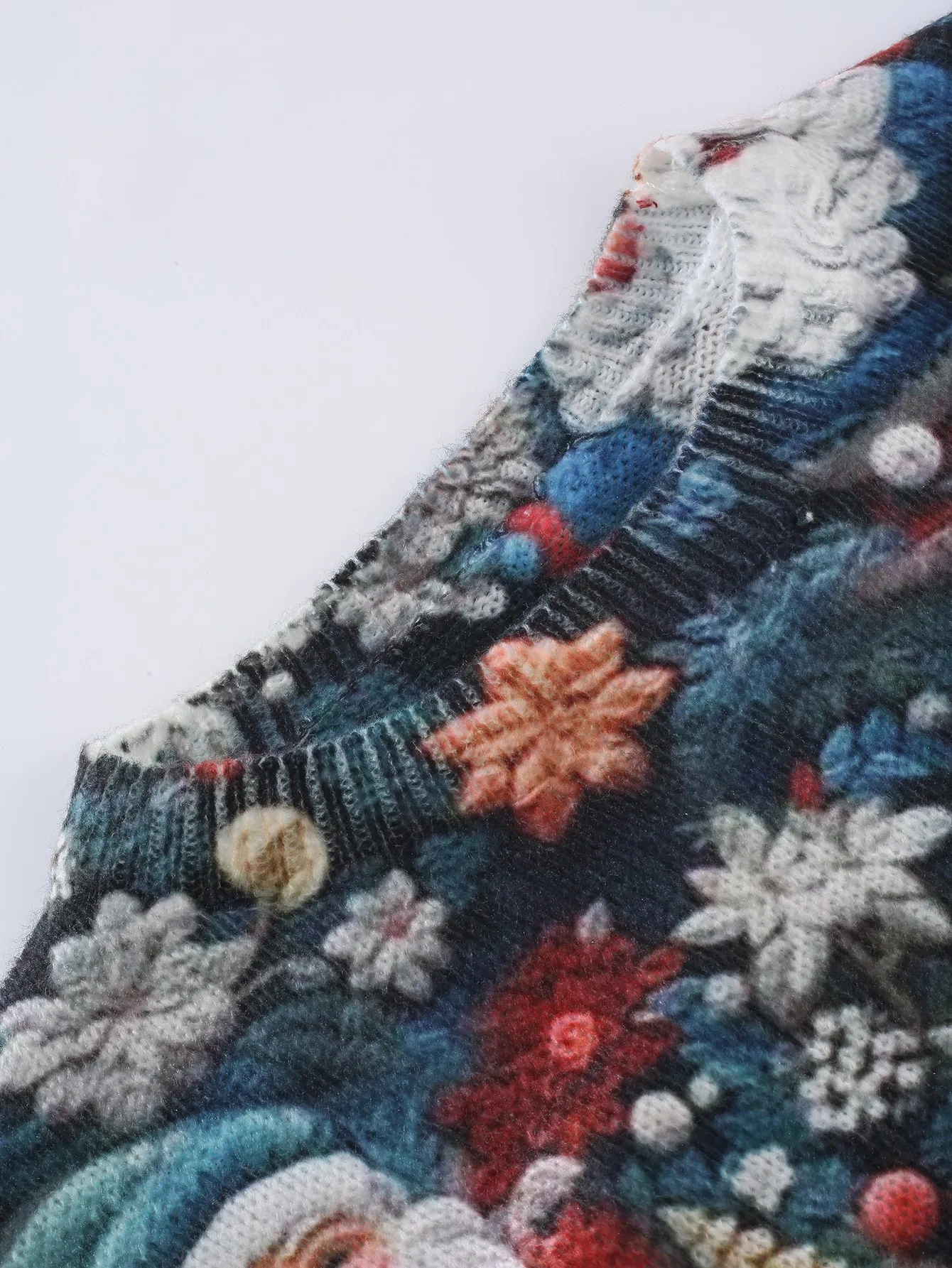 Рисунок 3 - Женский вязаный свитер серого цвета