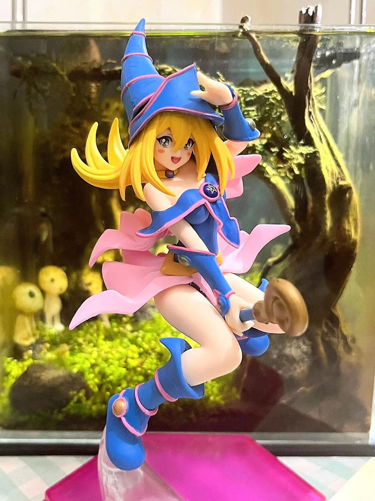 

Yu Gi Oh Game King Black Magician Girl Mana Magician Model Desktop Decoration Animation Toy Gift