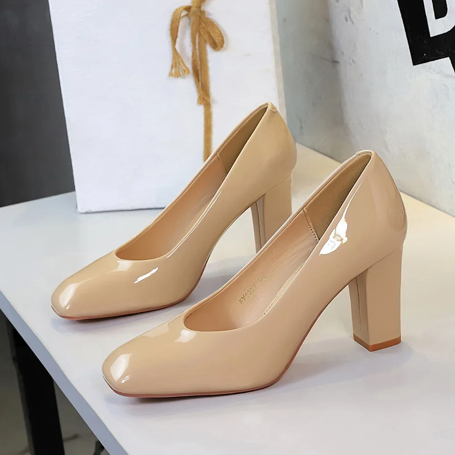 كعب خشن بكعب عالٍ للنساء من الجلد اللامع، نمط بسيط للتنقل، متعدد الاستخدامات، حذاء فردي للعمل المهني برأس مربع #4