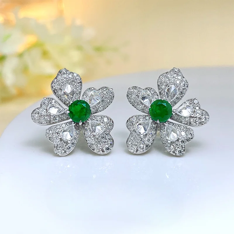 

Green Flower s925 Ear Stud Set, Popular Online Style, European and American Fashion, 925 Silver Plating, Luxury Wedding