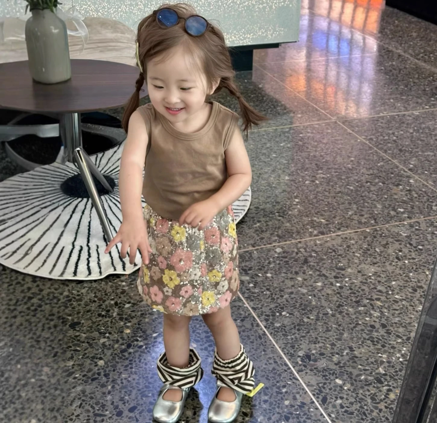 Korean Children Clothing Girls Summer Coffee Elastic Thread Vest Flower Glitter Safety Skirt Pants 2026 New