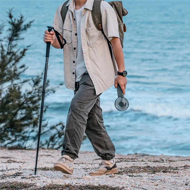 Ventilatore kaki alimentato da ABUS-USB per la repellenza delle zanzare, ideale per attività all'aperto e uso in desktop: portatile e montato in vita