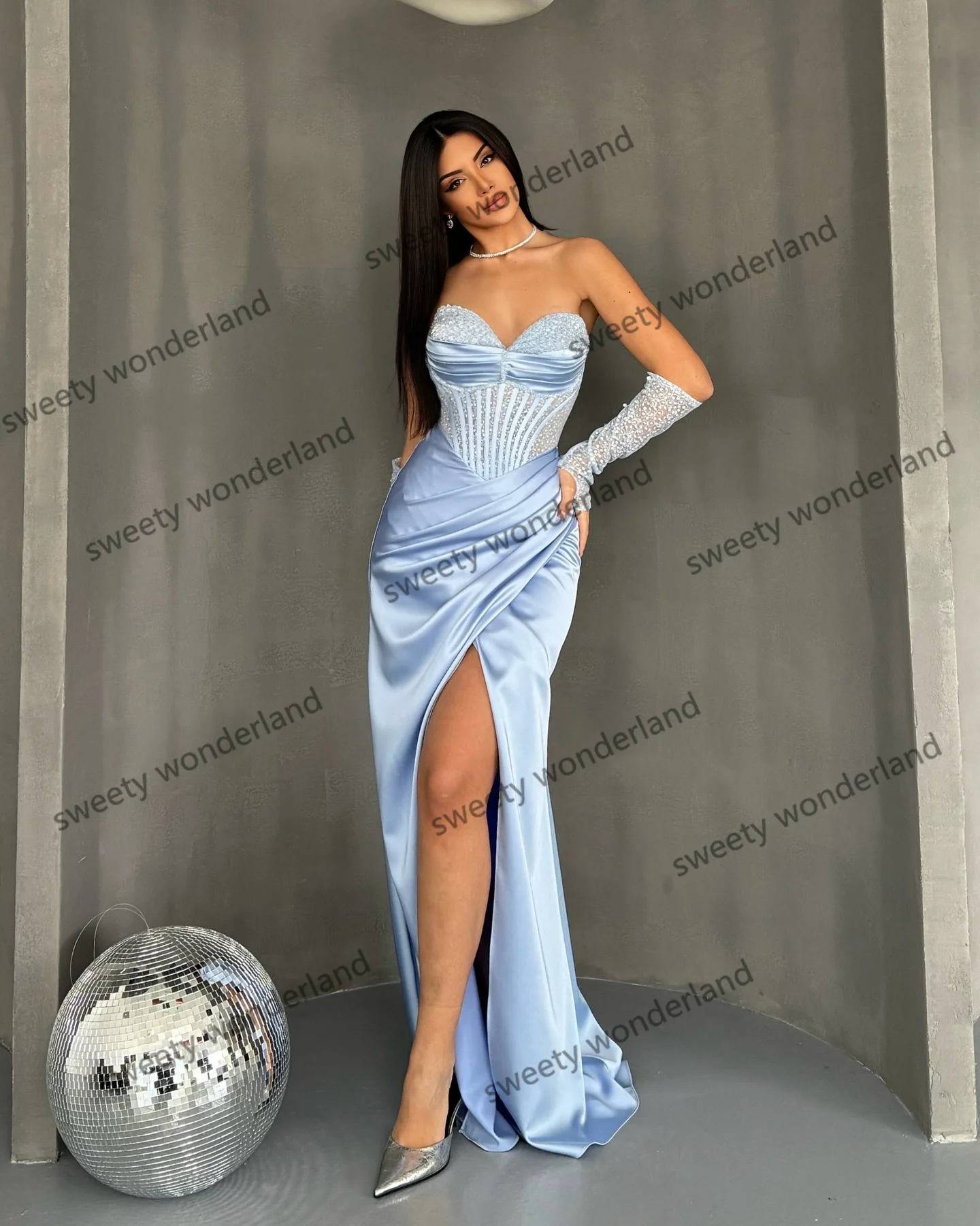 새틴 플리츠 이브닝 드레스 사이드 슬릿 스팽글 웨딩 파티 드레스 맞춤형 탈부착 가능한 소매 우아한 코르셋 베스티도스