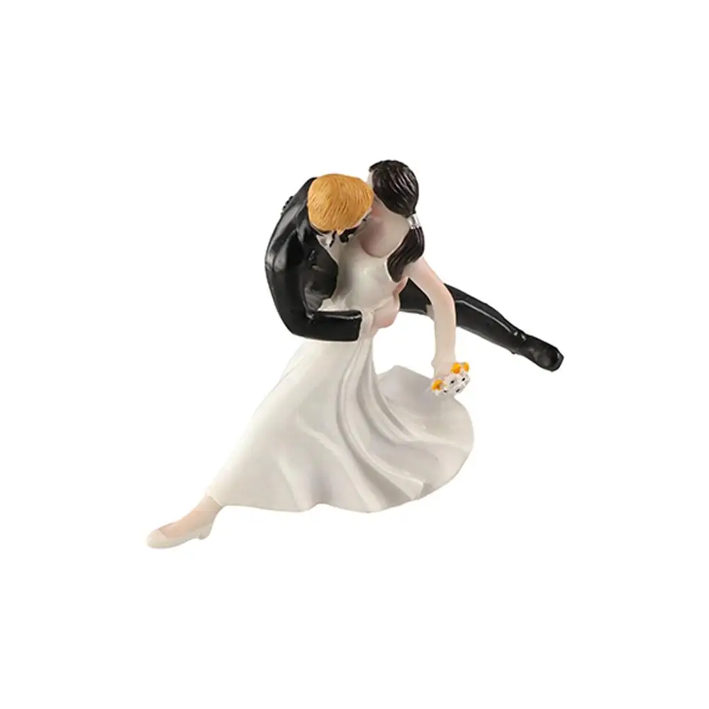 decoracao-de-topo-de-bolo-engracada-bonecos-de-resina-romanticos-de-noivos-figuras-criativas-para-casamento