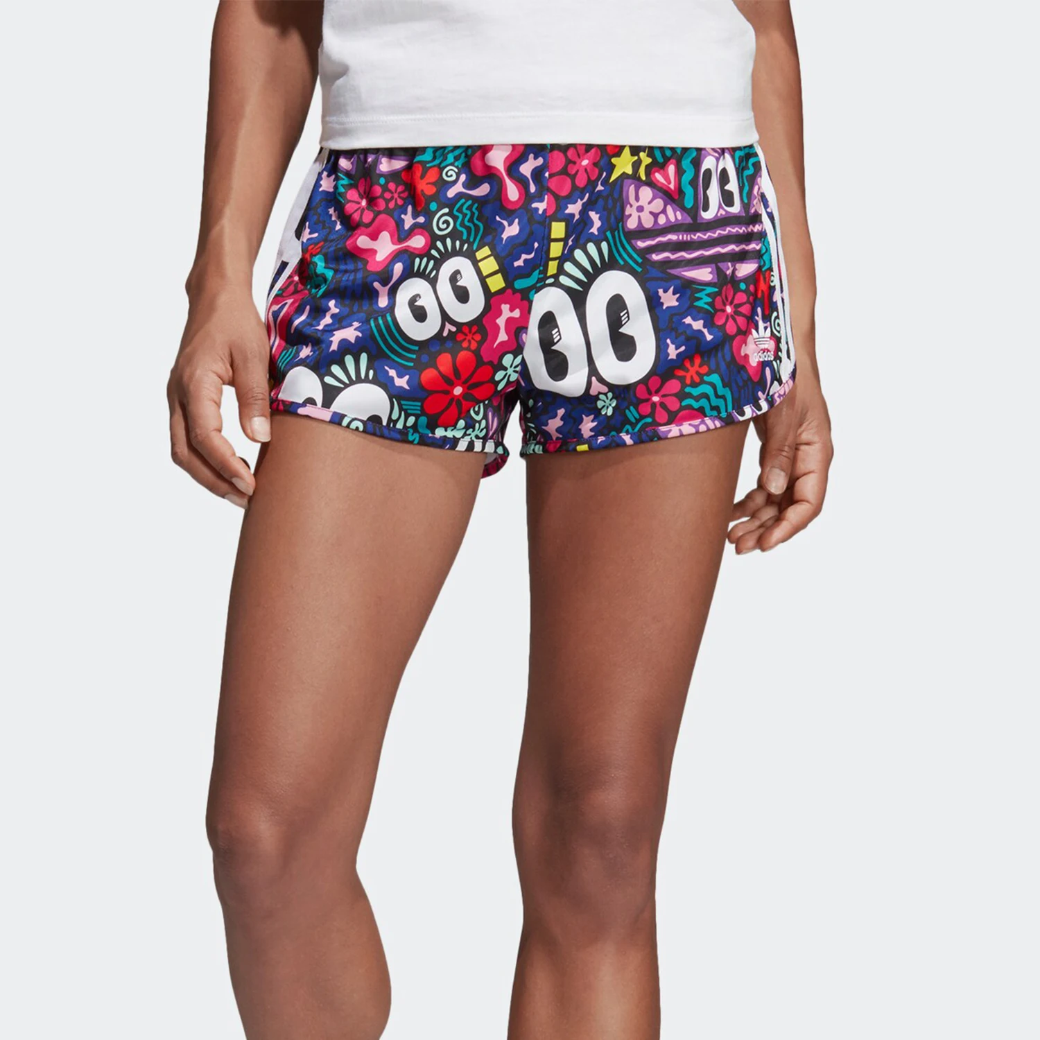 

Женские повседневные шорты Adidas Authentic STRIPES SHORT Trefoil DV2673