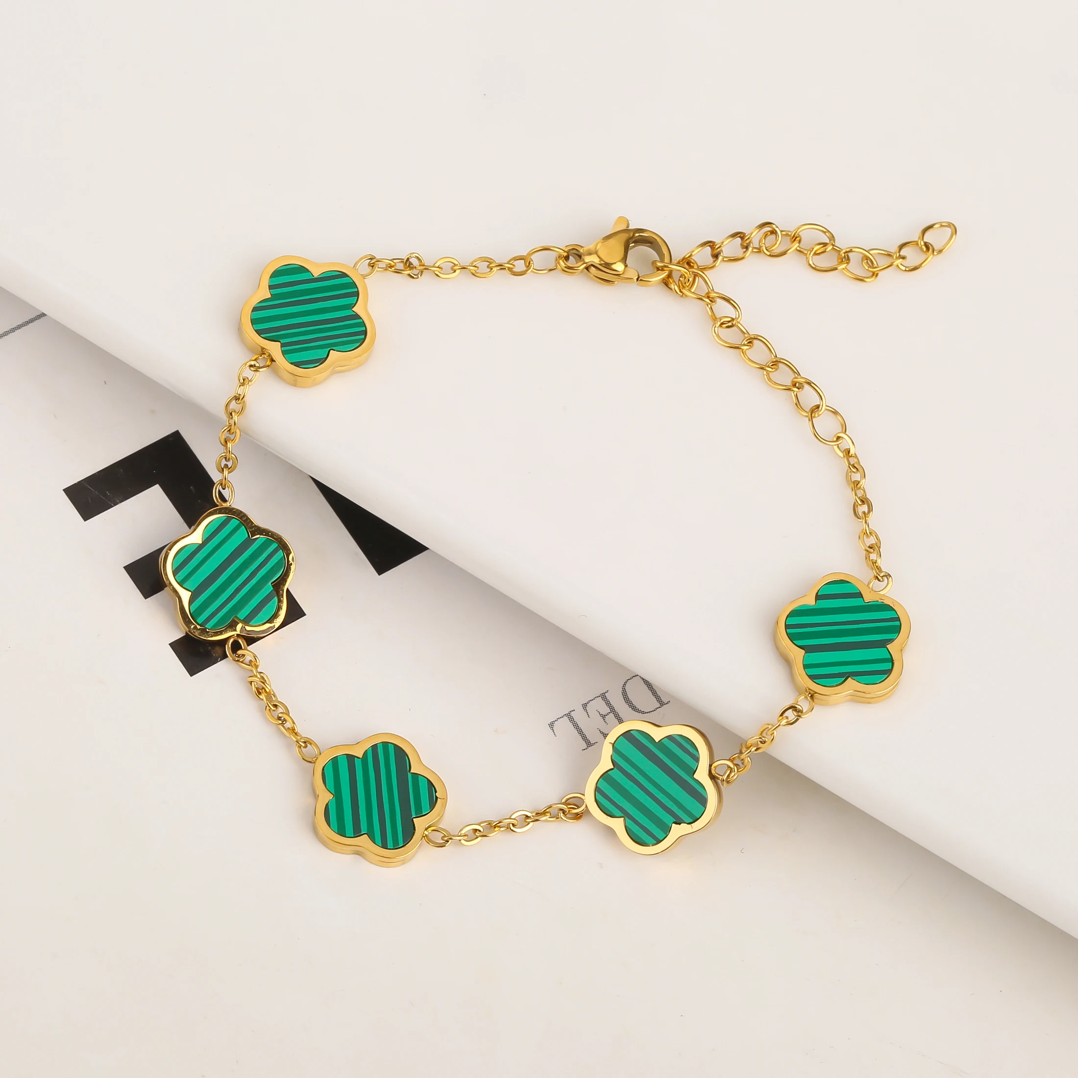 Minimalist Plant Live Leaf Pendant Necklace Earrings Set