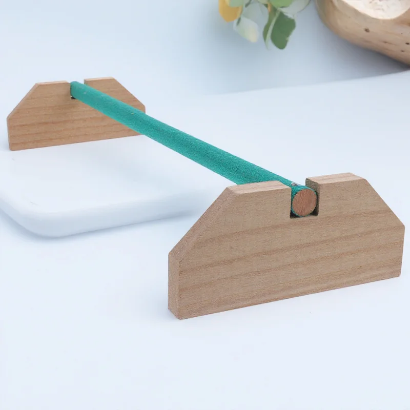 

Wooden Chicken Perch Natural Wood Chick Standing Stand for Hens Roosting Bar Indoor Bird Play Safe Bite Resistant Pet Supplies