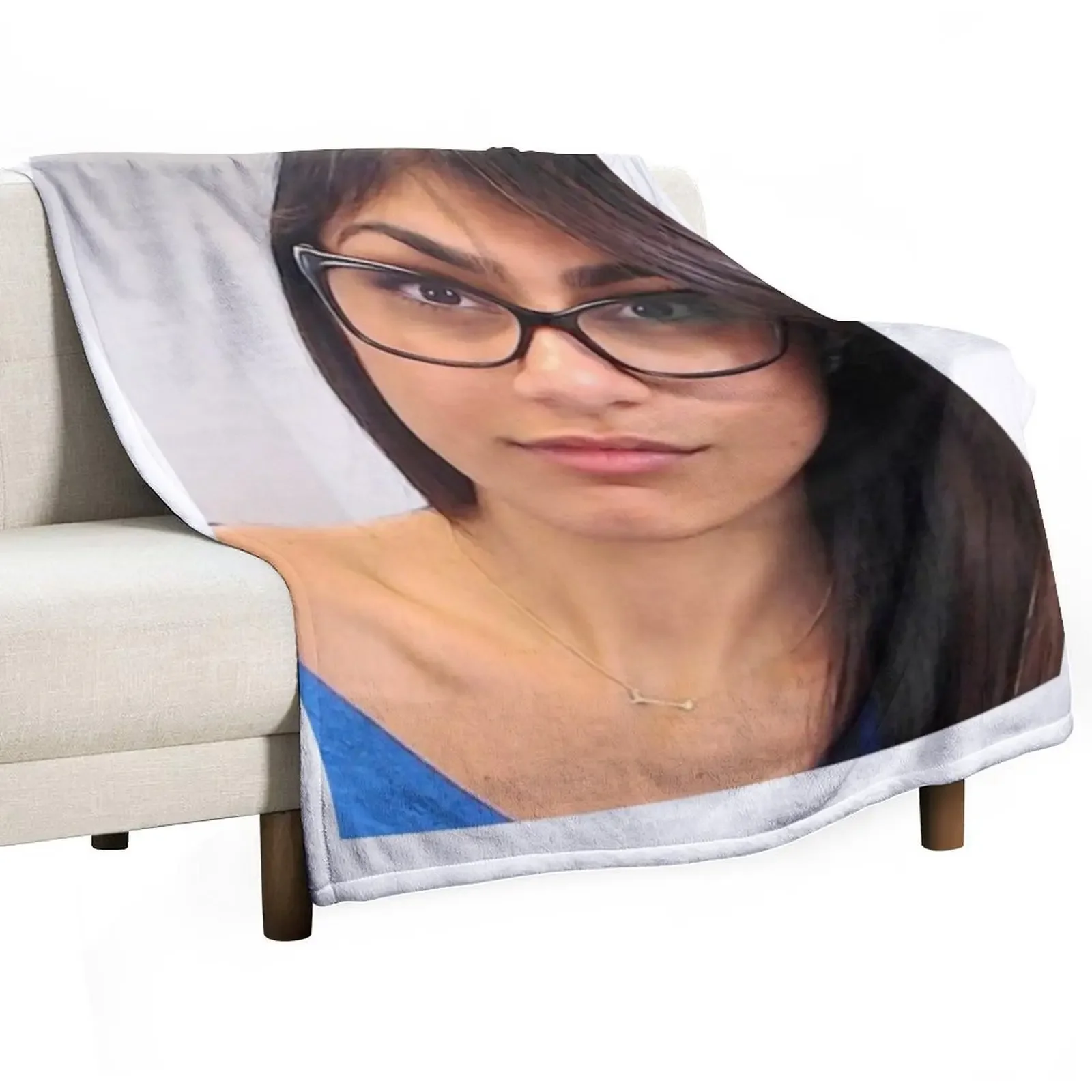 

Mia khalifa Throw Blanket Warm halloween Hairys Nap Blankets