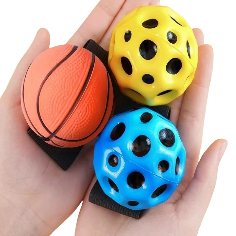 Palla antistress in PU ad alta elasticità Moon Rock con cordino elastico Palla da lancio da polso per bambini Lancio a mano e giocattolo con palla di ritorno