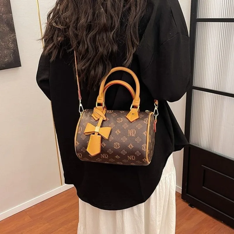 

2026 трендовая женская красочная сумка через плечо из искусственной кожи с застежкой-молнией, современный дизайн, офисная и сумка для покупок