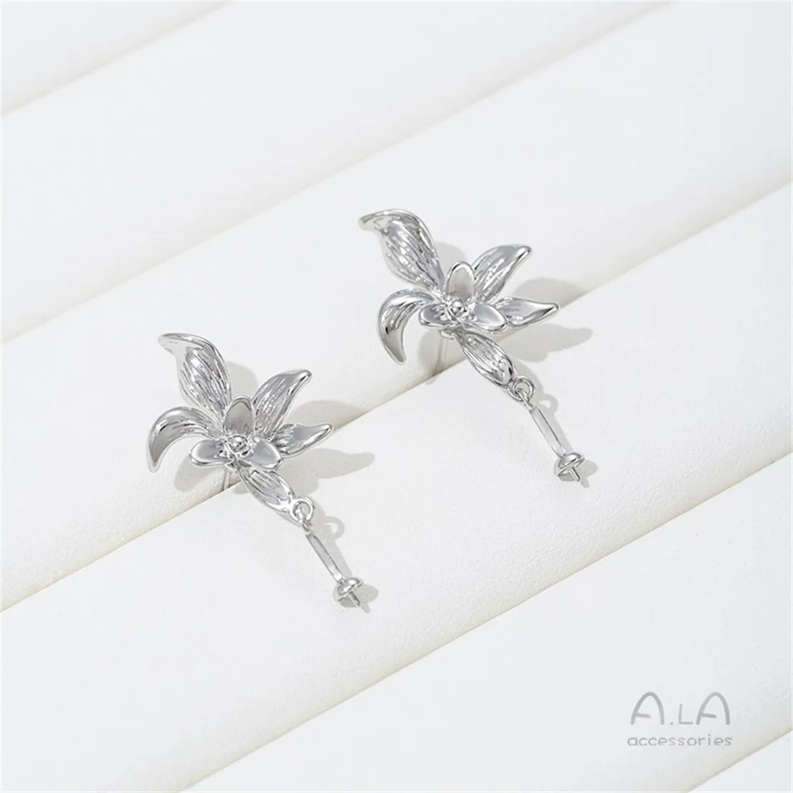 R587 Orecchini a bottone con fiore a forma di goccia d'acqua con fiore in oro 14 carati, accessori per orecchini fai da te con ago in argento fatti a mano