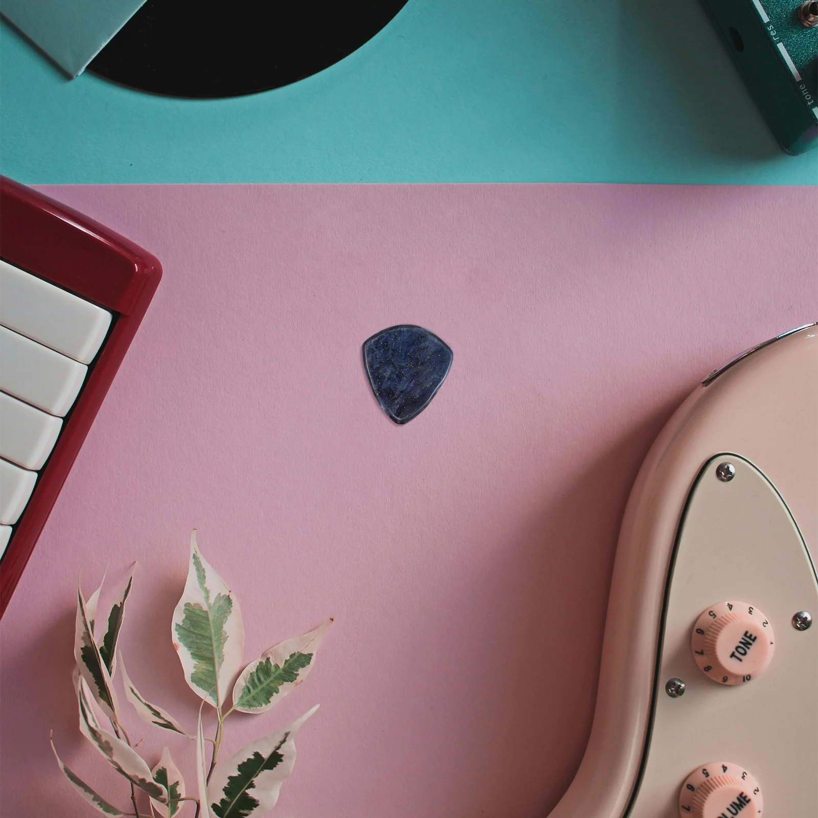 

Resin Guitar Plectrums Black Durable Finger Protector Thumb Picks for Electric Acoustic Guitars Speed Picking Gear