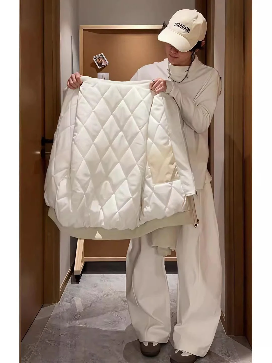 

Мужская зимняя утепленная куртка-бомбер цвета хаки из хлопка и искусственной кожи с застежкой-молнией, приталенный крой