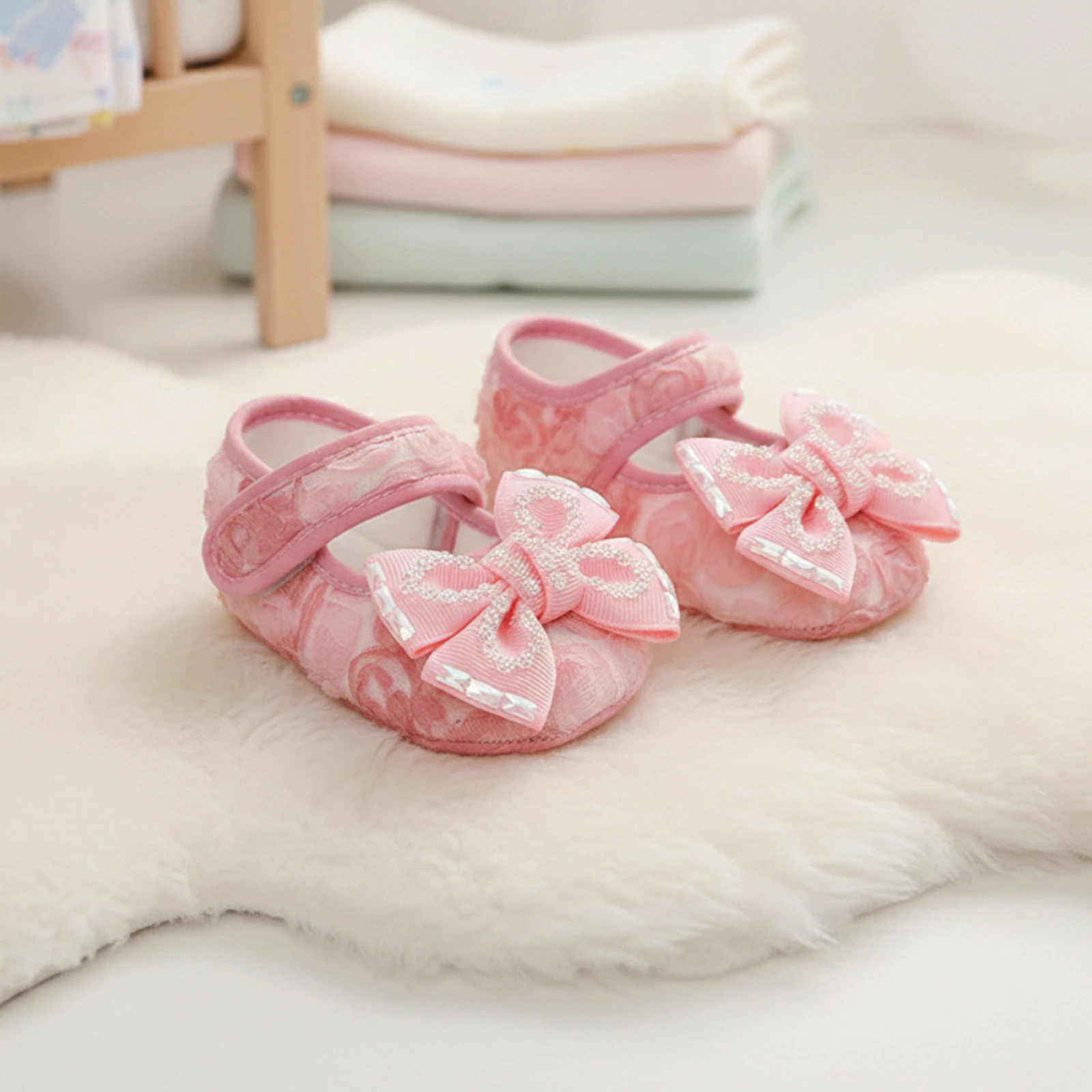 

Обувь для маленьких девочек, нескользящая обувь на мягкой подошве с застежкой на липучке, обувь для первых прогулок, очаровательные туфли принцессы с кружевным бантом