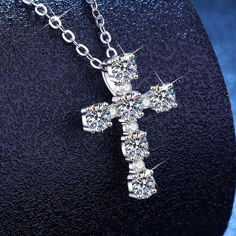 

LioraGem Full Diamond Cross Pendant Necklace, Trendy and Simple Versatile Moissanite Necklace Platinum PT950 Stamp