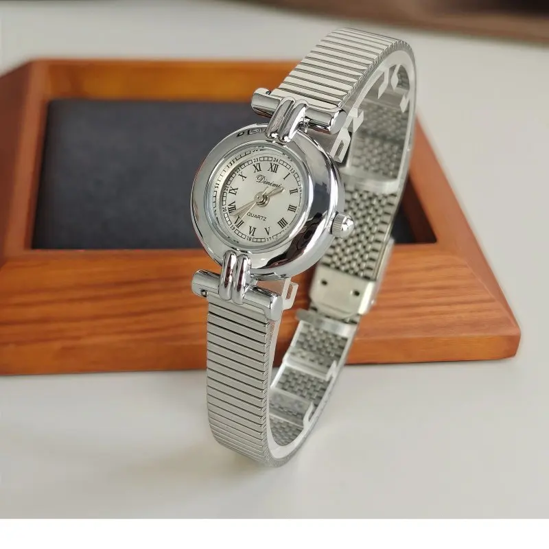 New Mini Dial Watch For Women, Simple And Elegant, With A Vintage And Luxurious Bracelet Design.  Watches And Accessories.