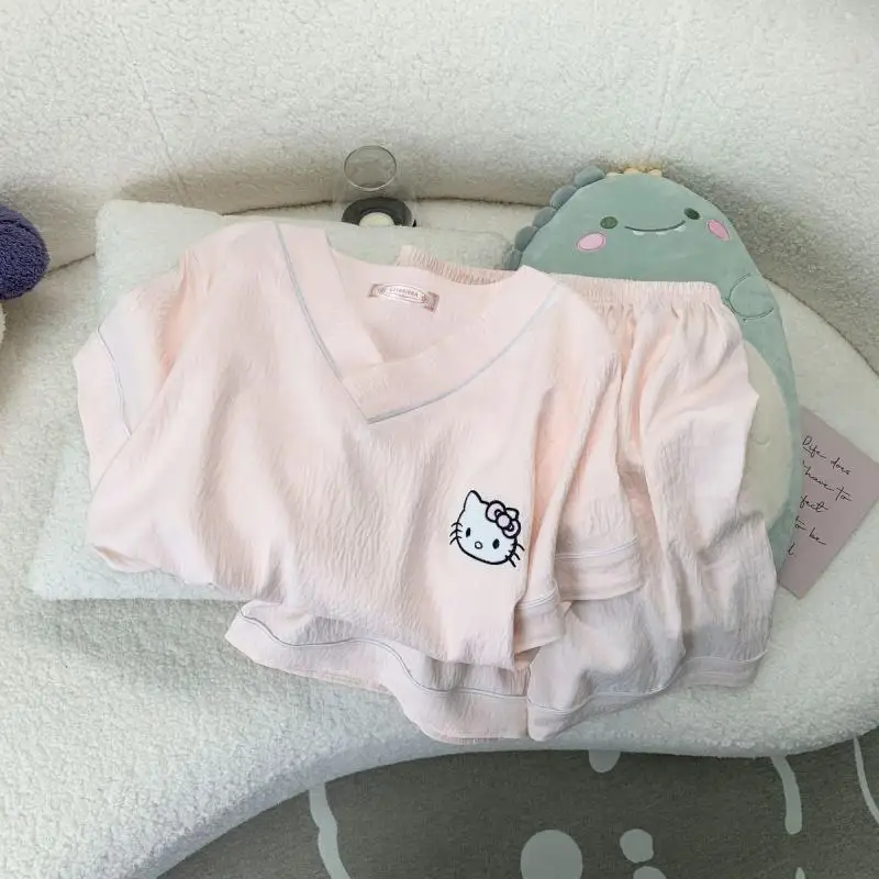 

Летние пижамы Hello Kitty, 2 шт., новый стиль, модная одежда Sanrio для девочек с короткими рукавами, которую можно носить на улице, повседневная домашняя одежда с героями мультфильмов