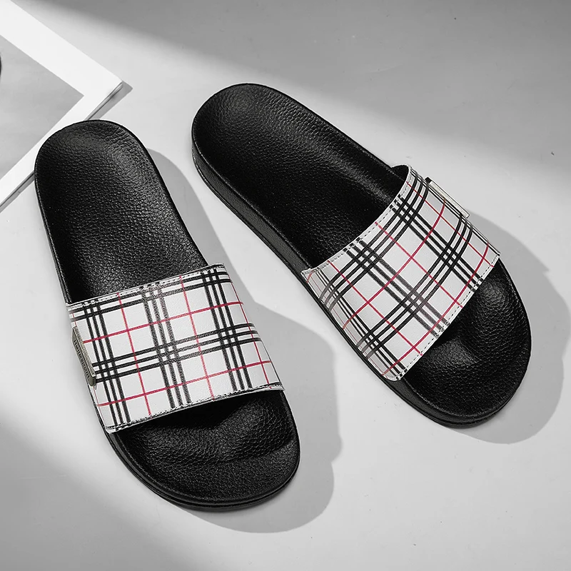 Men's Slippers 2026 Summer Outer Wear Men's Non-Slip Anti-Odor Casual Outdoor Beach Slippers New Checkered Slides Big Size 45