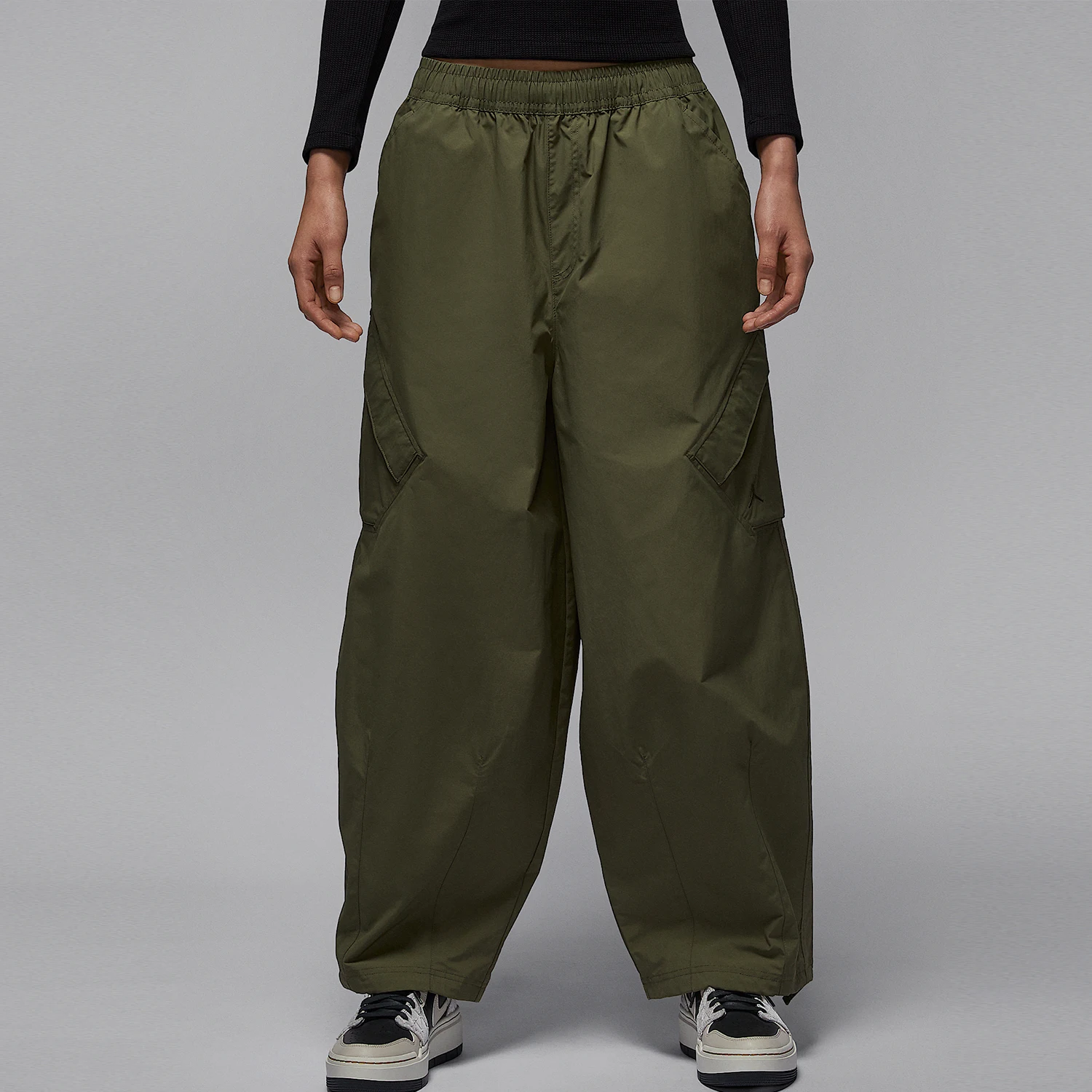 

Nike genuine JORDAN Women's Woven Sport Outdoor Loose Pants HM6145-222