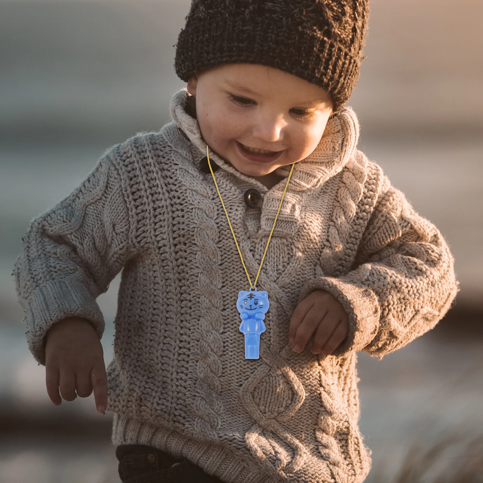 10 قطعة صافرة بلاستيكية ملونة زاهية مع الحبل القط نمط الحكم ألعاب التدريب الرياضية صافرة للأطفال القط حفلة الحسنات #6