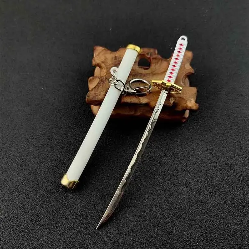 Brelok do kluczy Mini Roronoa Zoro Samurai Sword Anime Scabbard Breloczek do kluczy Katana Klamra Breloczek do kluczy dla mężczyzn Kobiety Cosplay