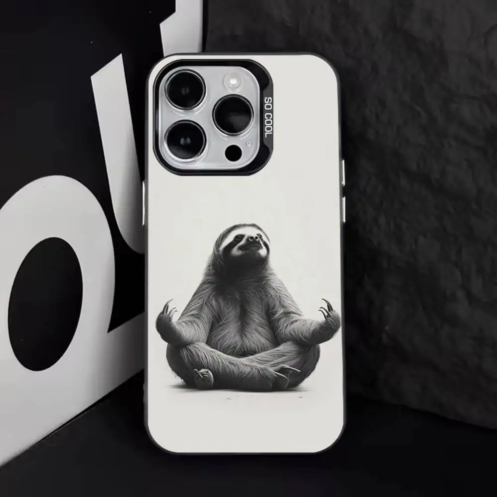 Tierische niedliche Cartoon-Faultier-Handyhülle für iPhone 17,16,15,14,13,12,11,Pro,Max,Plus,E,Air,Mini, schwarze TPU-Abdeckung