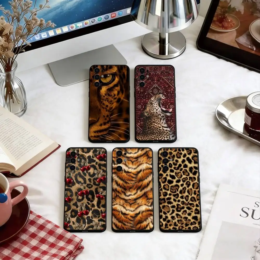 leopard print   Phone Case For Samsung S25,S24,S21,S22,S23,S30,Ultra,S20,Plus,Fe,Soft Silicone Black Cover