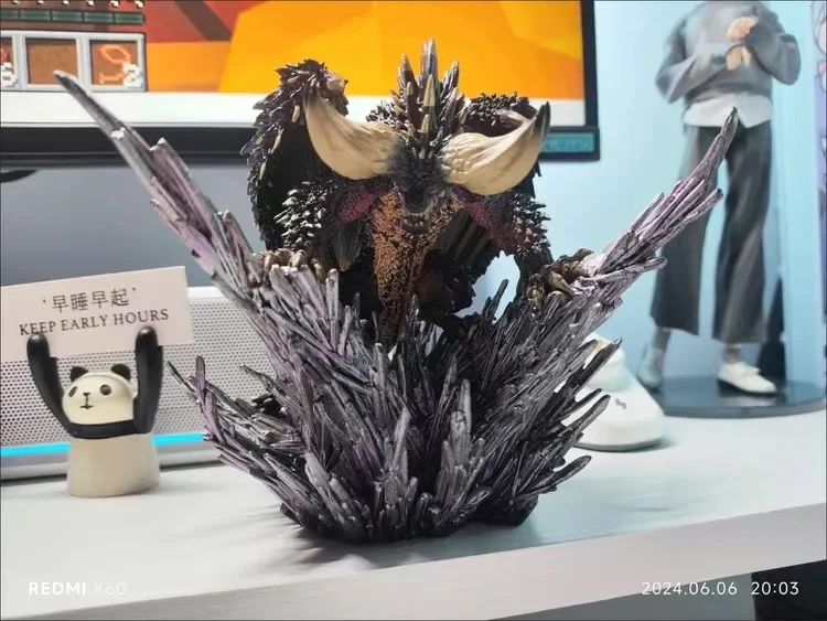 13cm Anime Game peripherals Cover Monster Hunter World Nergigante Model toy