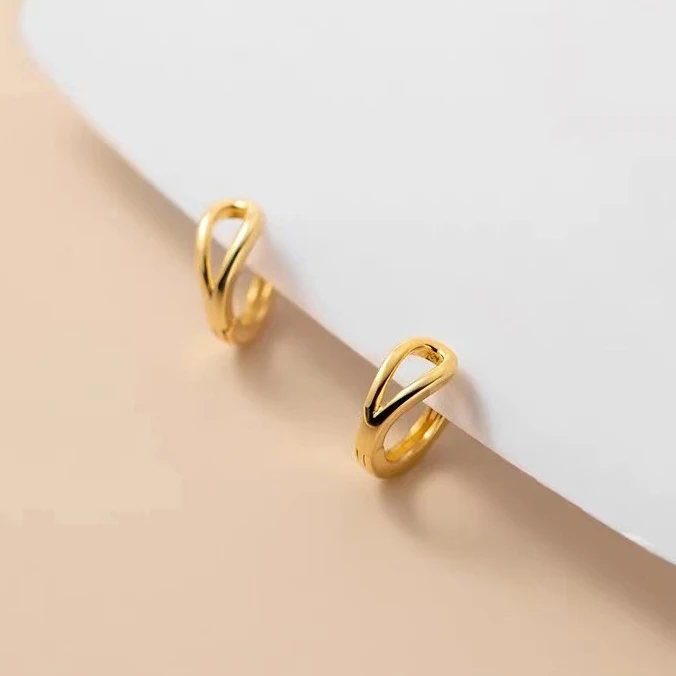

Silver Color Minimalist Hollow Personality Hoop Earrings for Women Fashion Jewelry Daily Geometric Accessories