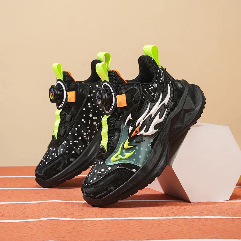 A pair of children's casual running shoes, practical rotary fastener, stylish printed upper for outdoor activities, MC‑Z2605