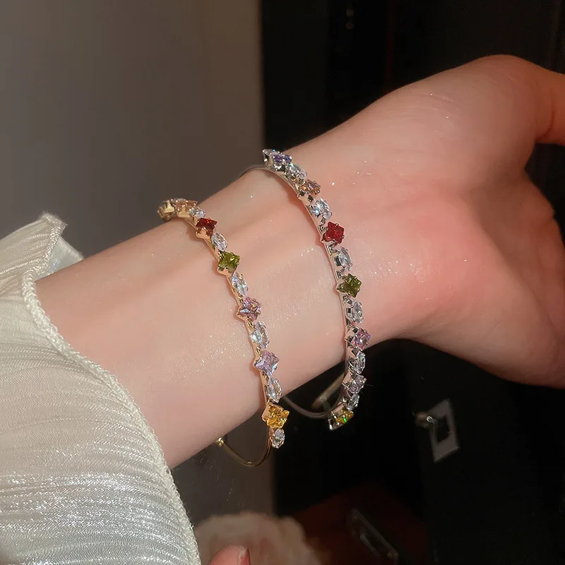 Modisches Buntes Kristall-Zirkon-Armband für Frauen und Mädchen Luxuriöses Verstellbares Offenes Armband Hochzeits-Charm-Schmuck Geschenke